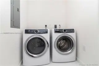 Propiedad en alquiler con 3 habitaciones y 4 baños en Miami