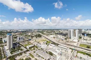 Propiedad en alquiler con 3 habitaciones y 4 baños en Miami