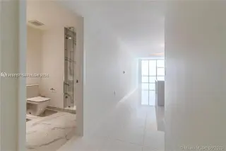 Propiedad en alquiler con 3 habitaciones y 4 baños en Miami