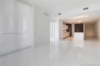 Propiedad en alquiler con 3 habitaciones y 4 baños en Miami