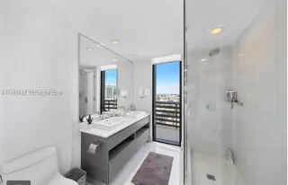 Propiedad en alquiler con 3 habitaciones y 2 baños en Miami