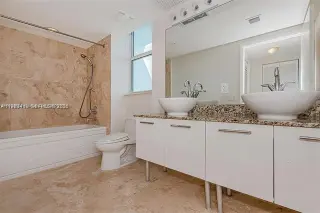 Propiedad en alquiler con 2 habitaciones y 2 baños en Miami