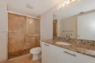 Propiedad en alquiler con 2 habitaciones y 2 baños en Miami