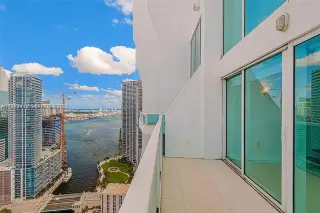 Propiedad en alquiler con 2 habitaciones y 2 baños en Miami