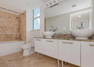 Propiedad en alquiler con 2 habitaciones y 2 baños en Miami