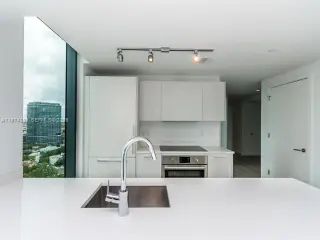 Propiedad en alquiler con 2 habitaciones y 2 baños en Miami
