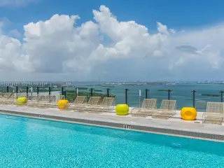 Propiedad en alquiler con 2 habitaciones y 2 baños en Miami