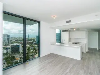 Propiedad en alquiler con 2 habitaciones y 2 baños en Miami