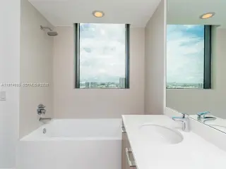 Propiedad en alquiler con 2 habitaciones y 2 baños en Miami