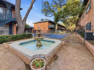 Propiedad en alquiler con 2 habitaciones y 2.5 baños en Dallas