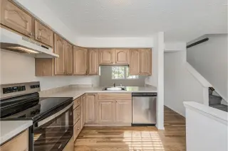 Propiedad en alquiler con 2 habitaciones y 1.5 baños en Reston