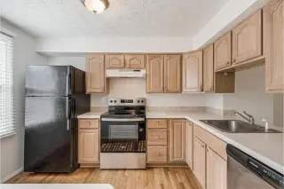 Propiedad en alquiler con 2 habitaciones y 1.5 baños en Reston