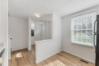 Propiedad en alquiler con 2 habitaciones y 1.5 baños en Reston