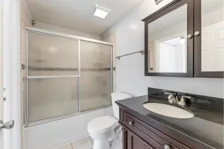 Propiedad en alquiler con 2 habitaciones y 1.5 baños en Reston