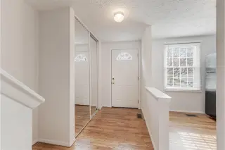 Propiedad en alquiler con 2 habitaciones y 1.5 baños en Reston