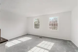 Propiedad en alquiler con 2 habitaciones y 1.5 baños en Reston