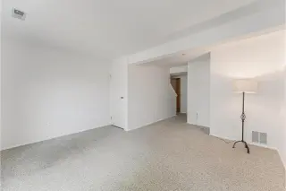 Propiedad en alquiler con 2 habitaciones y 1.5 baños en Reston