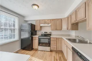 Propiedad en alquiler con 2 habitaciones y 1.5 baños en Reston