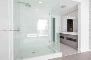 Propiedad en alquiler con 2 habitaciones y 2 baños en Miami