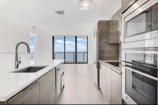 Propiedad en alquiler con 2 habitaciones y 2 baños en Miami