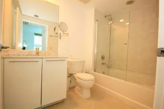 Propiedad en alquiler con 2 habitaciones y 2 baños en Miami