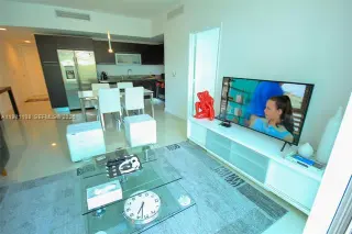 Propiedad en alquiler con 2 habitaciones y 2 baños en Miami