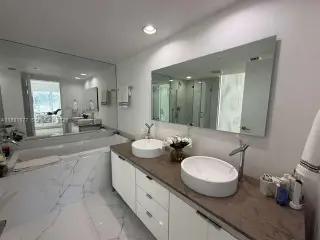 Propiedad en alquiler con 2 habitaciones y 2 baños en Miami