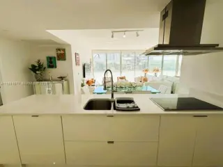 Propiedad en alquiler con 2 habitaciones y 2 baños en Miami