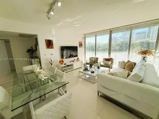 Propiedad en alquiler con 2 habitaciones y 2 baños en Miami