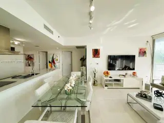 Propiedad en alquiler con 2 habitaciones y 2 baños en Miami
