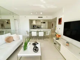 Propiedad en alquiler con 2 habitaciones y 2 baños en Miami