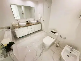Propiedad en alquiler con 2 habitaciones y 2 baños en Miami