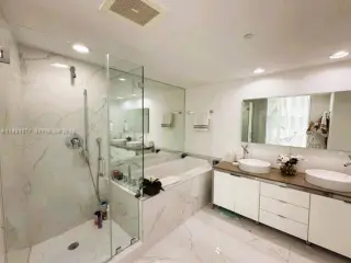 Propiedad en alquiler con 2 habitaciones y 2 baños en Miami