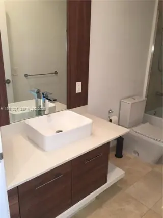Propiedad en alquiler con 3 habitaciones y 2.5 baños en Miami