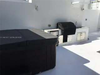 Propiedad en alquiler con 3 habitaciones y 2.5 baños en Miami