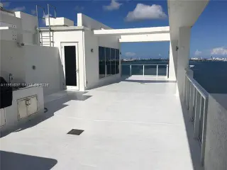 Propiedad en alquiler con 3 habitaciones y 2.5 baños en Miami