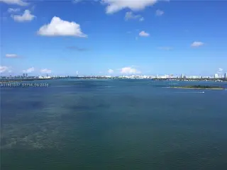 Propiedad en alquiler con 3 habitaciones y 2.5 baños en Miami