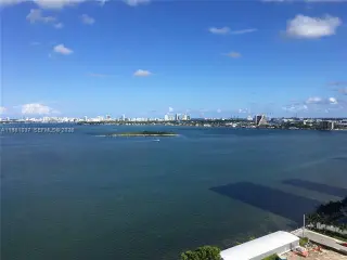 Propiedad en alquiler con 3 habitaciones y 2.5 baños en Miami