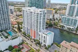 Propiedad en alquiler con 3 habitaciones y 2.5 baños en Miami