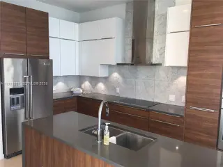 Propiedad en alquiler con 3 habitaciones y 2.5 baños en Miami