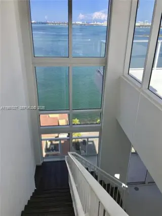 Propiedad en alquiler con 3 habitaciones y 2.5 baños en Miami