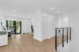 Propiedad en alquiler con 4 habitaciones y 4.5 baños en Miami
