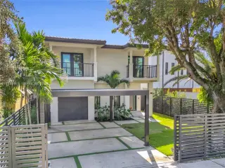 Propiedad en alquiler con 4 habitaciones y 4.5 baños en Miami