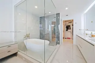 Propiedad en alquiler con 3 habitaciones y 3 baños en Miami