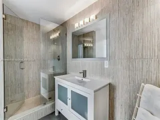 Propiedad en alquiler con 2 habitaciones y 2 baños en Miami Beach