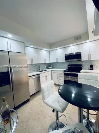 Propiedad en alquiler con 2 habitaciones y 2 baños en Miami