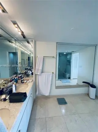Propiedad en alquiler con 2 habitaciones y 2 baños en Miami