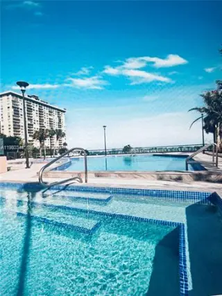 Propiedad en alquiler con 2 habitaciones y 2 baños en Miami