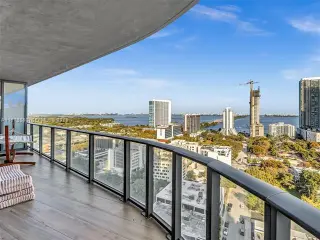 Propiedad en alquiler con 2 habitaciones y 2 baños en Miami
