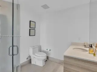 Propiedad en alquiler con 2 habitaciones y 2 baños en Miami
